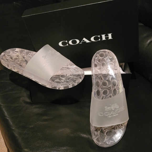 coach slides clear